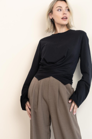 Club L'avenir |  Wrap top Syf | zwart | Picture 4