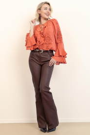 STUDIO AR |  Stretch leather straight leg pants Duana | burgundy | Picture 4