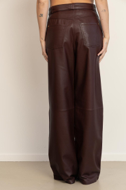 STUDIO AR |  Non stretch leather pants Kaia | burgundy | Picture 6
