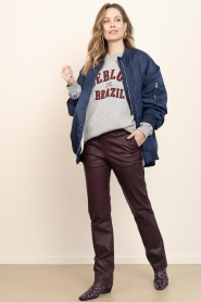 Deblon |  Sweater with text Malou | grey | Picture 9
