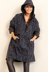 Deblon |  Leopard print raincoat Romy | animal print | Picture 2