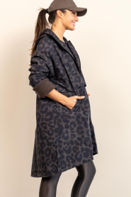 Deblon |  Leopard print raincoat Romy | animal print | Picture 5