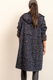 Deblon |  Leopard print raincoat Romy | animal print | Picture 6