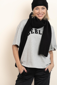 Deblon |  Knitted scarf Lola | black | Picture 2