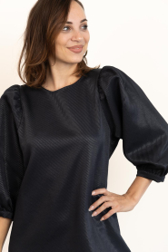 by-bar |  Shiny dress with puffed sleeves Gigi | dark blue | Picture 4