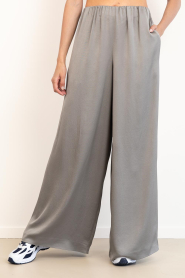 Drykorn |  Satin trousers Tweezer | taupe | Picture 4