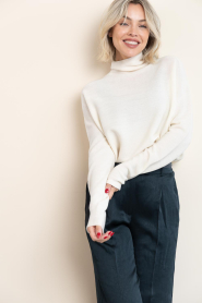 Drykorn |  Wool sweater with turtle neck Liora | natural | Picture 6