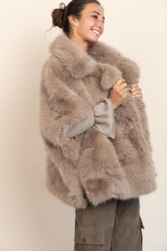 Alter Ego |  Faux fur coat/poncho Elin | taupe | Picture 5