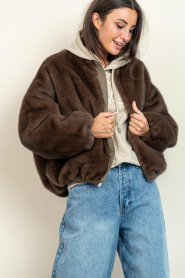 Alter Ego |  Reversible mink bomber jacket Pearl | dark brown | Picture 4