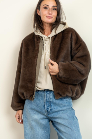 Alter Ego |  Reversible mink bomber jacket Pearl | dark brown | Picture 6