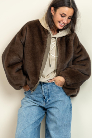 Alter Ego |  Reversible mink bomber jacket Pearl | dark brown | Picture 7