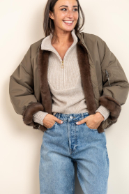 Alter Ego |  Reversible mink bomber jacket Pearl | dark brown | Picture 5