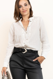 Maison Hotel |  Western style blouse Kerry | natural | Picture 6