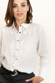 Maison Hotel |  Western style blouse Kerry | natural | Picture 9