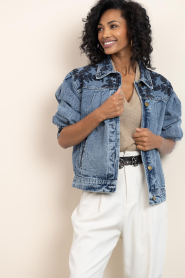Maison Hotel |  Denim jacket with embroidery Wesley | blue | Picture 4