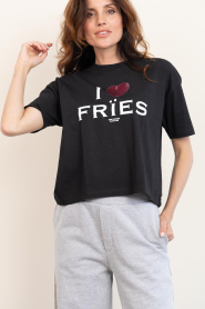 Elite Paris |  Cropped T-shirt with print Fries | black | Picture 6