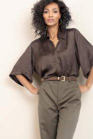 Est'Seven |  Satin blouse Alijah | dark brown | Picture 2