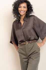 Est'Seven |  Satin blouse Alijah | dark brown | Picture 5