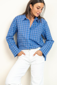 Co'Couture |  Cotton checkered blouse Angelica | blue | Picture 4