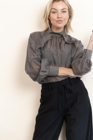 Second Female |  Lyocell top with ruffles Kannika | grey | Picture 2