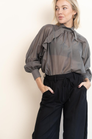 Second Female |  Lyocell top with ruffles Kannika | grey | Picture 4