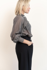Second Female |  Lyocell top with ruffles Kannika | grey | Picture 6