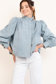 Ibana :  Suede top/jacket with puffed sleeves Taimia | blue - img7