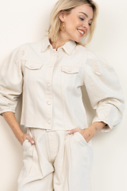 Ibana |  Denim jacket with puffed sleeves Trania | natural | Picture 2