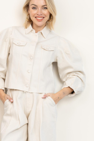 Ibana |  Denim jacket with puffed sleeves Trania | natural | Picture 6