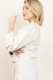 Ibana |  Denim jacket with puffed sleeves Trania | natural | Picture 7