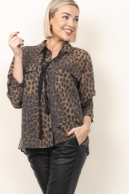 Dante6 |  Tencel blouse with bow Rique | animal print | Picture 4