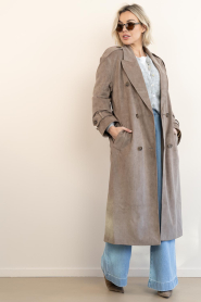Dante6 :  Faux suède trenchcoat Solen | taupe - img4