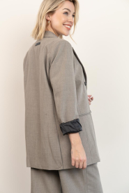 Haute L'Amitié :  Double breasted blazer Nicole | beige - img10