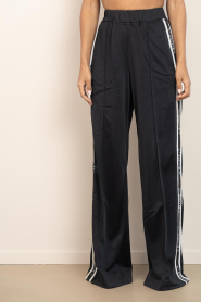 Haute L'Amitié |  Sporty pants with logo Baggy | black | Picture 5