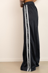 Haute L'Amitié |  Sporty pants with logo Baggy | black | Picture 6