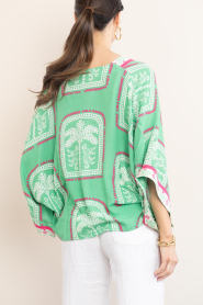 Lola Casademunt :  Viscose top with print Pico | green - img7