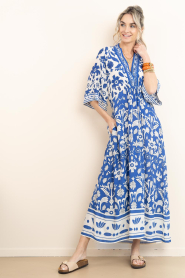 Lola Casademunt |  Maxi dress with print Geo | blue | Picture 5