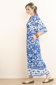 Lola Casademunt |  Maxi dress with print Geo | blue | Picture 6