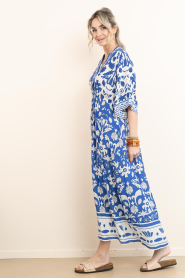 Lola Casademunt |  Maxi dress with print Geo | blue | Picture 7