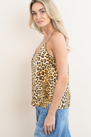 Lola Casademunt :  Top with leopard print Estam | animal print - img7