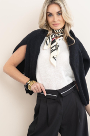 Lola Casademunt :  Scarf with print Soria | black - img2