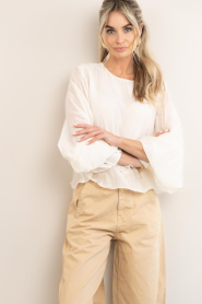 Copenhagen Muse :  Lyocell top with puffed sleeves Tilly | natural - img5