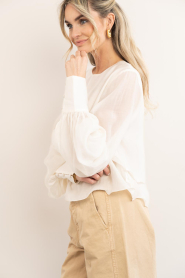 Copenhagen Muse :  Lyocell top with puffed sleeves Tilly | natural - img9