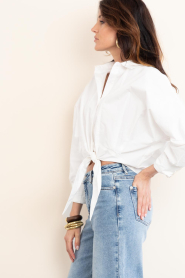 Janice :  Poplin blouse with tied detail David | white - img7