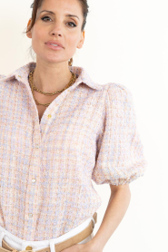 Janice |  Bouclé lurex blouse with puffed sleeves Lars | pink | Picture 10