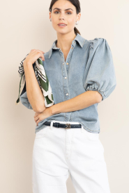 Janice |  Denim blouse with puffed sleeves Lars | blue | Picture 9