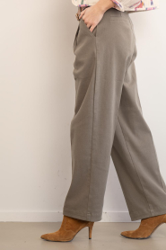 Janice :  Paperbag trousers Balti | green - img5