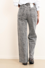 Janice :  Leopard print straight leg jeans Jason | animal print - img7