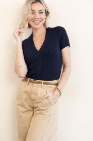 Est'Seven :  Stretch top with V-neck Emma | dark blue - img6