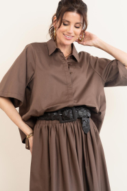 Est'Seven |  Poplin blouse Alijah | brown | Picture 4
